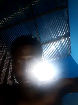 [27 Apr 01:02] Public Show - vídeo de la modelo de cam azomedo