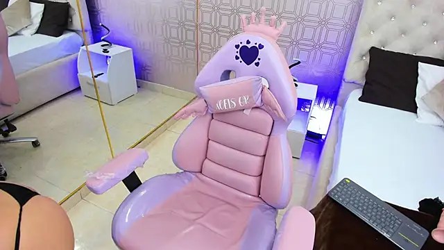 I love blowjobs - video by Angelique_Angell cam model