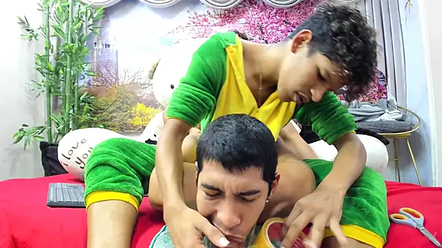 Throat domination show mercilessly - vídeo XXX de Bvlgar_Guys