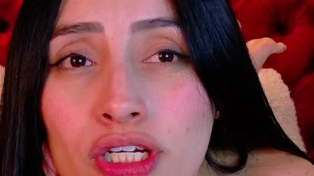 MAKE ME WANT YOU💦😋 - video di ZaraGold modella di cam