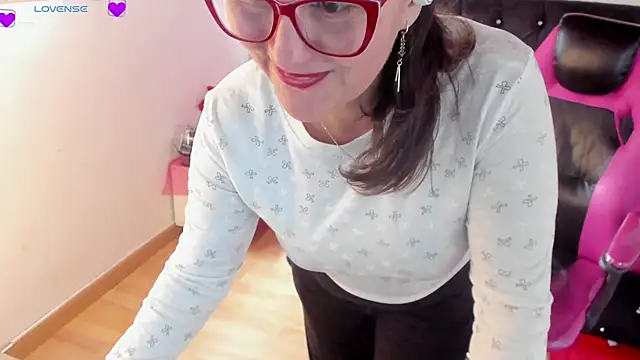 Today I put something that would make you lose control ... or rather, I took it off. - video av D_Martii cam model