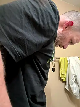 [22 Oct 03:09] Public Show - video by Bigrich112277 cam model