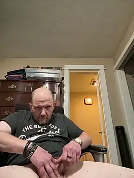 [9 Nov 18:43] Public Show - video by Bigrich112277 cam model