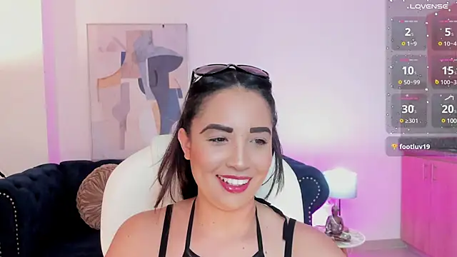 play whit glasses 😈 - video by Sharon_breezee cam model