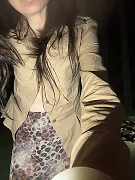 [20 May 23:31] Public Show