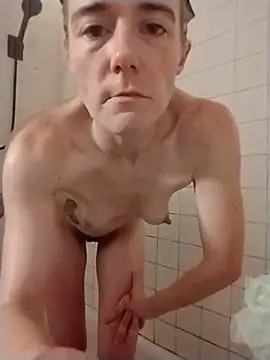 [28 Jul 20:47] Public Show - video by bb_empress cam model