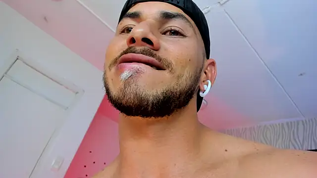 [24 Nov 22:44] Private Show – video od webkamerové modelky dylan_jacobx