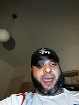 [23 Jun 02:52] Public Show - video by SmokedAlloy2 cam model