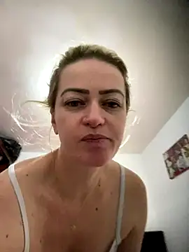 [12 Oct 03:09] Spy Show - video by Alerquinasc cam model