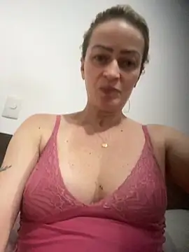 [28 Oct 01:49] Spy Show - video by Alerquinasc cam model