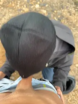 Look how he eats my dick on the street👀 - Manu97k主播的视频