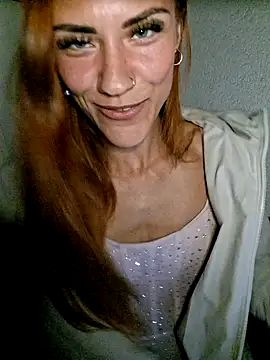 Getting naked and oiling up my body 💦 - SlimBellaa 캠 모델의 동영상