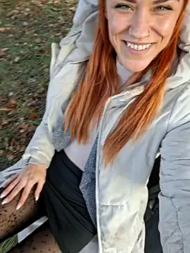 😳Ich hab es wirklich getan.. Pussy fingern outdoor 😳 - SlimBellaa 캠 모델의 동영상