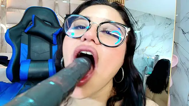 Deep throat+ass+dildo black