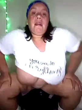 [8 Aug 14:12] Public Show - vídeo de la modelo de cam Lauhot85