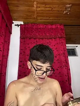 Fuck Fingers In Pussy And Spank Pussy - video by DayanaDG cam model