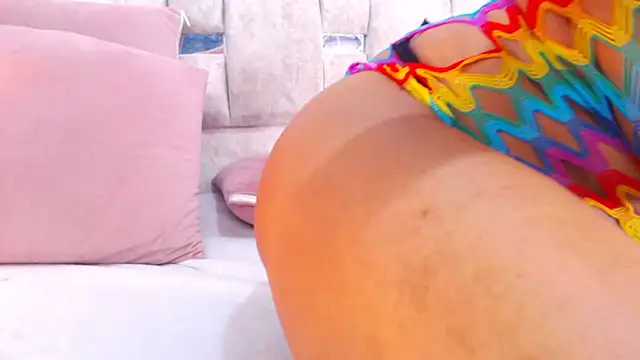 show ass - відео від вебкаммоделі AmbarSmit