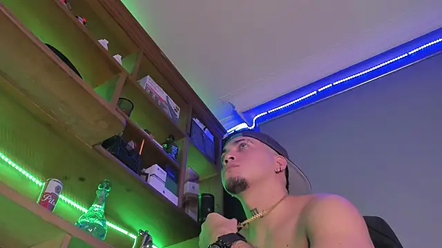 Playing with my ass as I Massage my cock until I give you my cum🍑🍆 - vídeo de la modelo de cam Gael_williams1