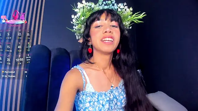 Torturing the Elf while doing Footjob in Pantyhose - video van Gina_77 cam-model