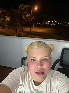 I masturbate on my balcony - video lilith_cut3 kameramallilta