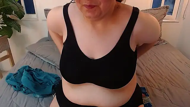 SENSUAL AND PROVOCATIVE — filmik Linda_banks_, modela(-lki) na kamerkach