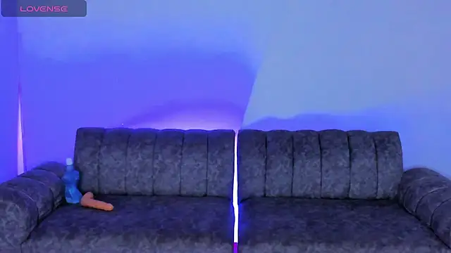 KISS AND SQUIRT IN FACE - Video von SexGoddesses69 Cam-Model