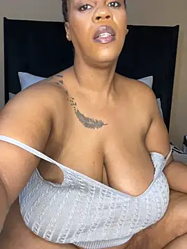 [4 Apr 00:02] Private Show - video by THICKBUNNYCHICKxxx cam model