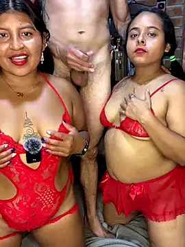 SHORT THREESOME - video by canelacrush cam model