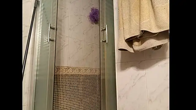 [17 Sep 21:09] Public Show - video van BENDER_50000 cam-model