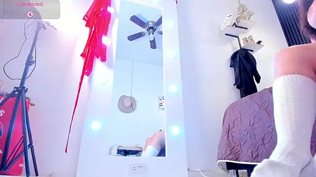 PRIVATE CLAPPING ASS NO HANDS WITH SOCKS