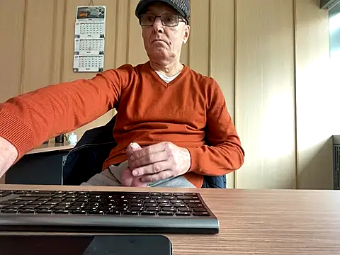 [31 Dec 10:48] Public Show - vídeo de la modelo de cam TKSnoopy7