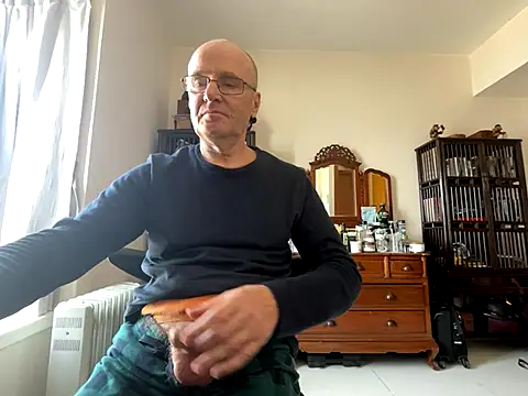 [1 Jan 10:04] Public Show - vídeo de la modelo de cam TKSnoopy7