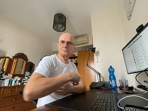 [1 Feb 14:23] Private Show - Vídeo de TKSnoopy7, modelo de vídeos