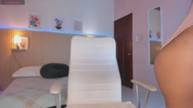 suck dildo - video by Sirenita_petitexoxo cam model