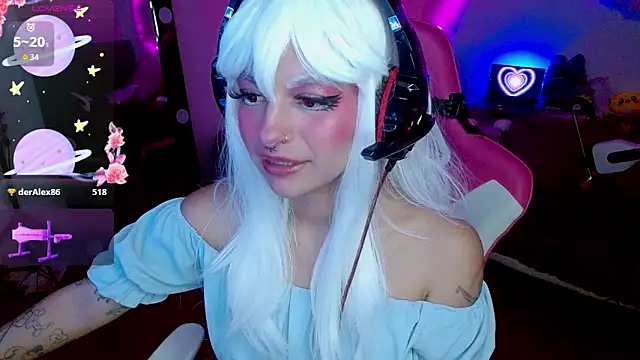 Masturbating with cosplay🤠 - video by larah_uwu cam model