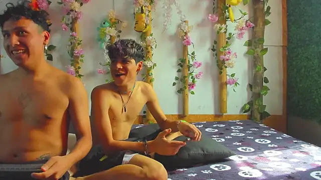 not suitable for straight people 🙊😏😈 - Vídeo de spicy_adonhis, modelo de vídeos