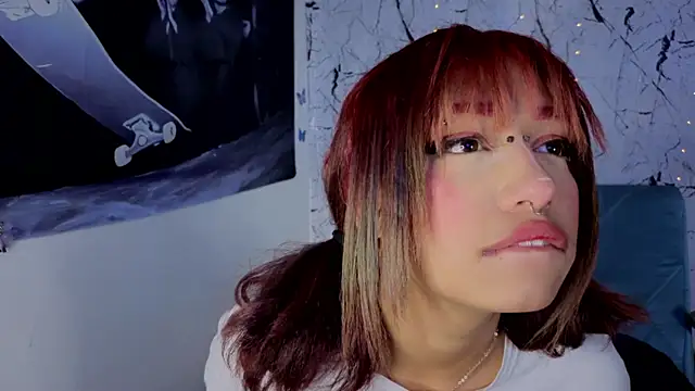 deep throat hard and new look – видео вебкам-модели zoelight18