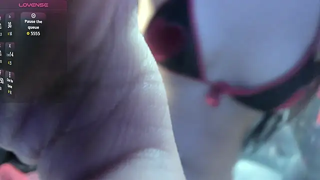 sex and pleasure for one hour - video by bellaseduzione cam model