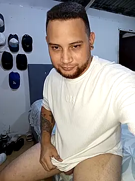 [24 Apr 01:27] Private Show - відео від вебкаммоделі Catire10_