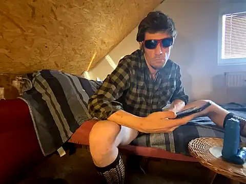 [4 Aug 19:03] Public Show - video by Salon1986 cam model