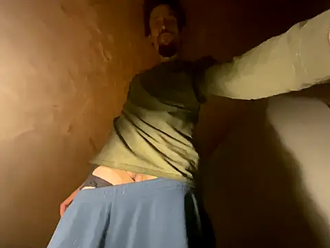 [28 Oct 03:48] Public Show - video by Salon1986 cam model