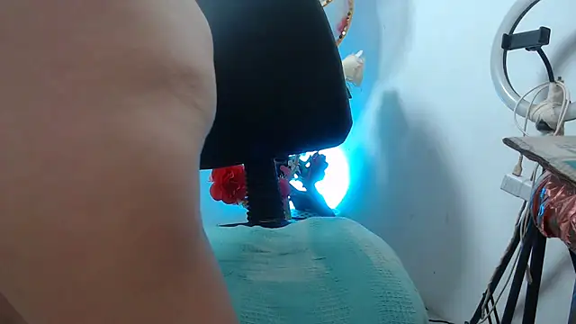 finger - video by maggi_hotsson cam model