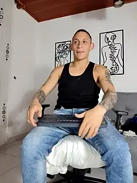 [15 Aug 18:43] Private Show - video by Masterblue_hot cam model