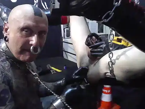 object fists the Master. 21/12/2025 - відео від вебкаммоделі object857