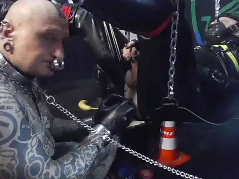 object857 fists the Master 21/12/2025 (1) - відео від вебкаммоделі object857