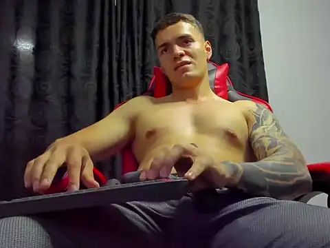 Enjoy me - vidéo du modèle de showcams ALPHA_DOMINUS_