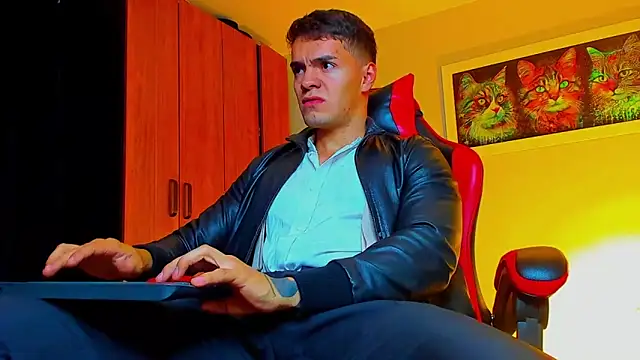 [2 Oct 22:42] Private Show - vidéo du modèle de showcams ALPHA_DOMINUS_