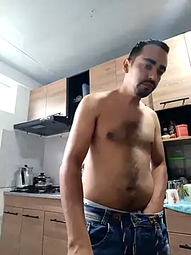 Masturbating in front of my boyfriend while my fan makes me cum - video by stivenlujan69 cam model