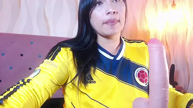 Who said football can't be sexy? Come and score your goal! - video van Milf_NaomiBraunx cam-model