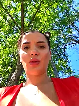 [29 Jun 10:40] Public Show - NaughtyChloe 캠 모델의 동영상